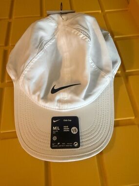 Nike Club Cap White Adjustable Hat M/L Lightweight Performance NWT